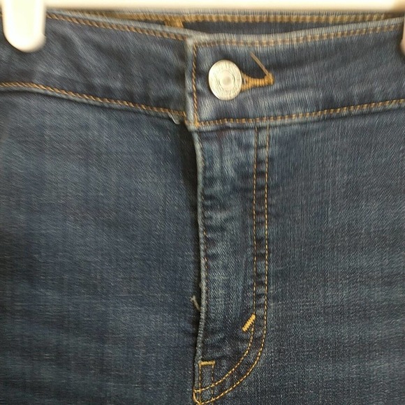 Levis Mid-Rise Denim Jean Mid Length Shorts Womens Size 22 - Picture 3 of 15